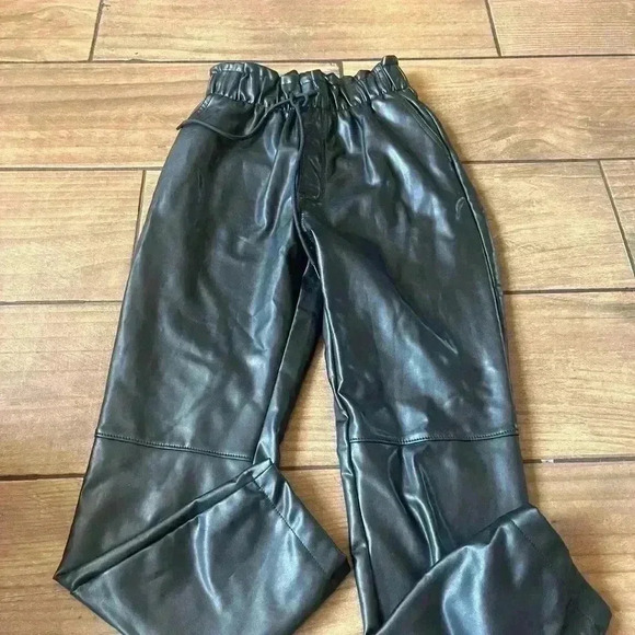 Abercrombie & fitch faux leather joggers XSMALL - Picture 3 of 5